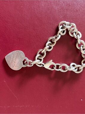 Tiffany & Co. Sterling Silver "Return to" Heart Tag Charm Bracelet 7.25"